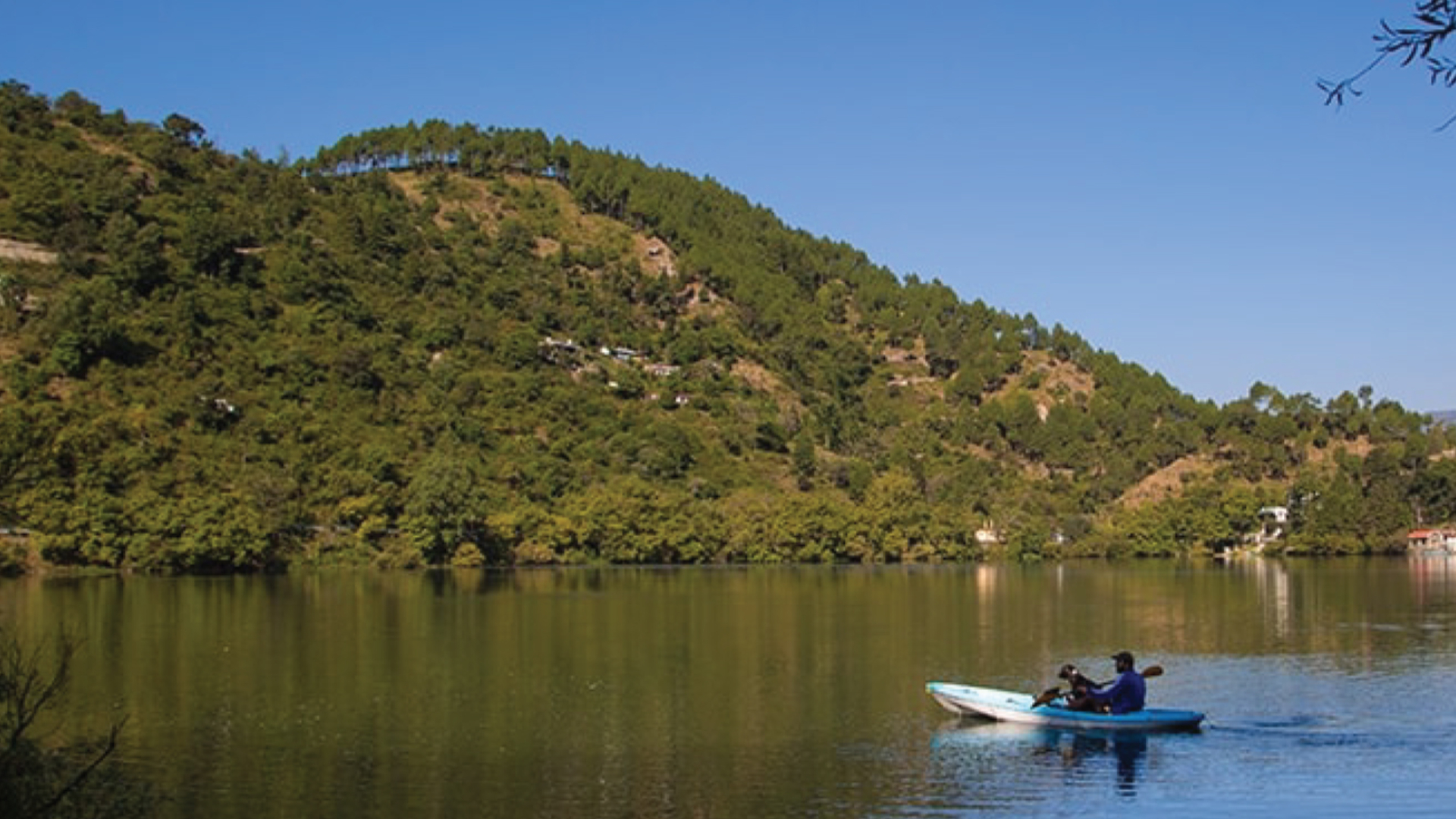 at-lake-resort-banner